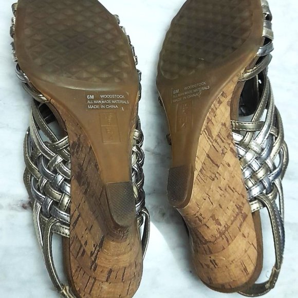 Aerosoles Metallic Wedge Sandals Size 6 - Picture 5 of 8